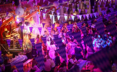 Event im Golchener Hof: Kleine Firmen - große Feiern