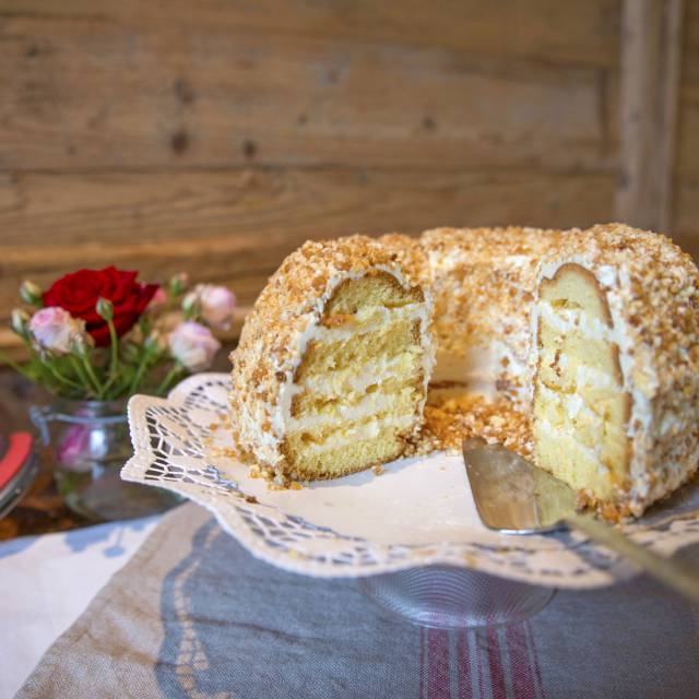Nuss-Sahne-Torte im Hofrestaurant Golchener Hof