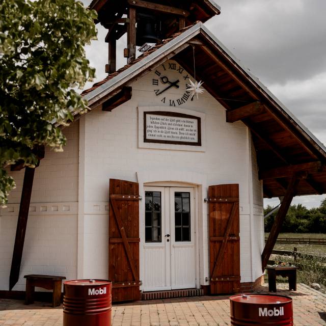 Kleine Kirche auf dem Golchener Hof